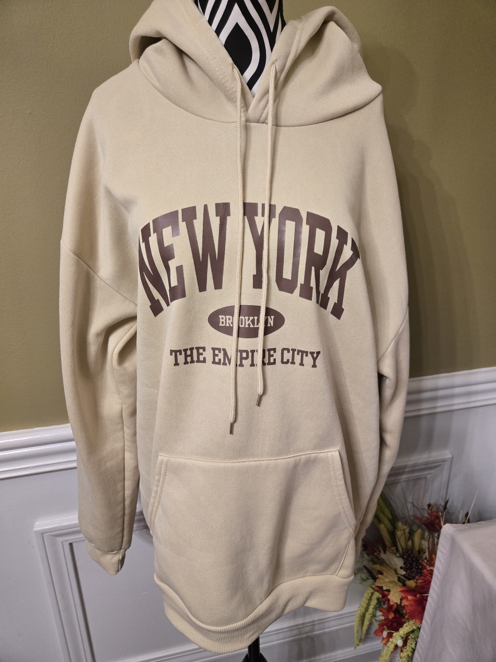 SHEIN Long Sleeve Cream Hoodie with Brown "New York" Graphic XL